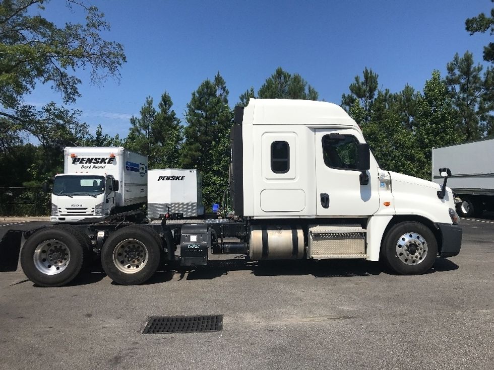Sleeper Tractor-Heavy Duty Tractors-Freightliner-2020-Cascadia 12564ST-Ladson-SC-350,833\n\t\tmiles-$ 64,500 - Image 8