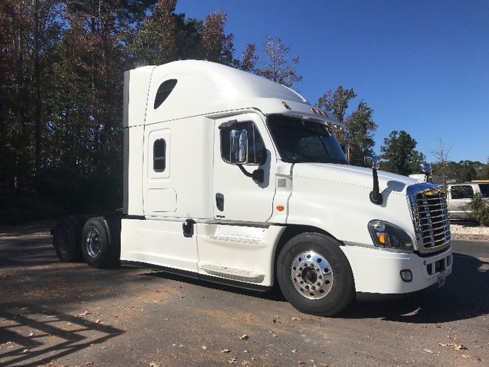 Sleeper Tractor-Heavy Duty Tractors-Freightliner-2020-Cascadia 12564ST-Ladson-SC-453,698\n\t\tmiles-$ 57,500 - Image 1