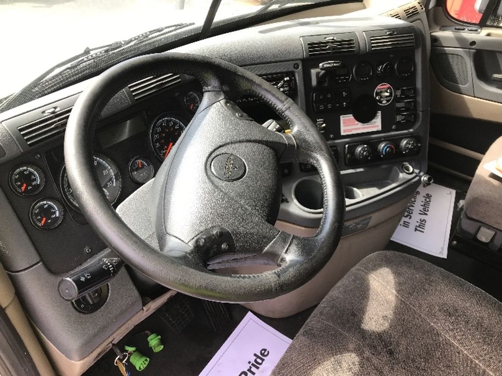 Sleeper Tractor-Heavy Duty Tractors-Freightliner-2020-Cascadia 12564ST-Ladson-SC-453,698\n\t\tmiles-$ 57,500 - Image 10