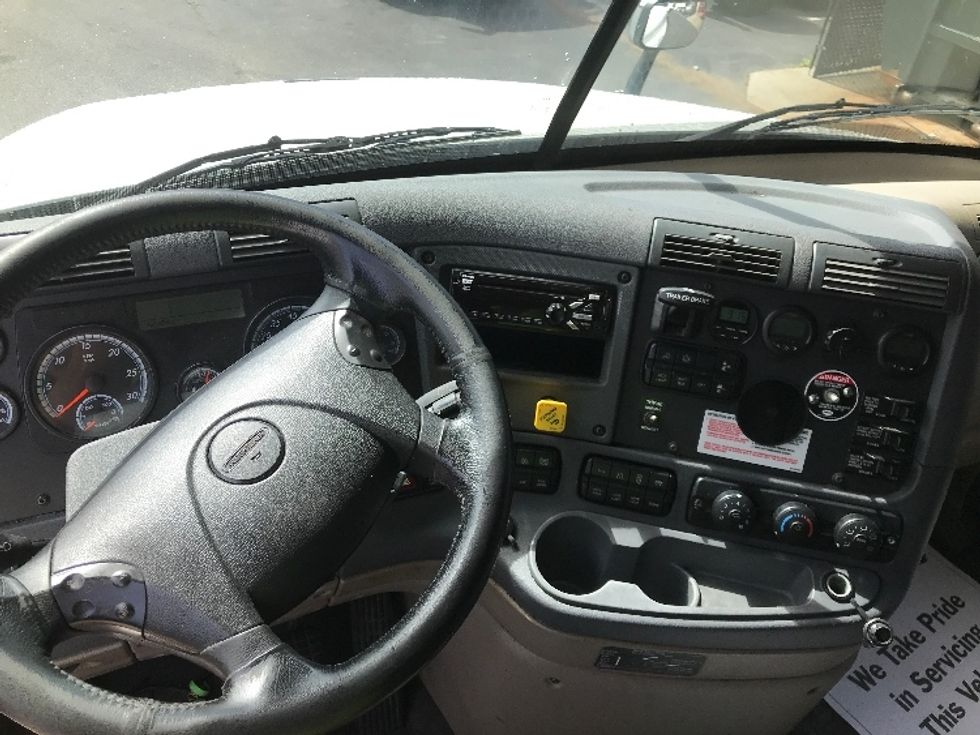 Sleeper Tractor-Heavy Duty Tractors-Freightliner-2020-Cascadia 12564ST-Ladson-SC-453,698\n\t\tmiles-$ 57,500 - Image 11