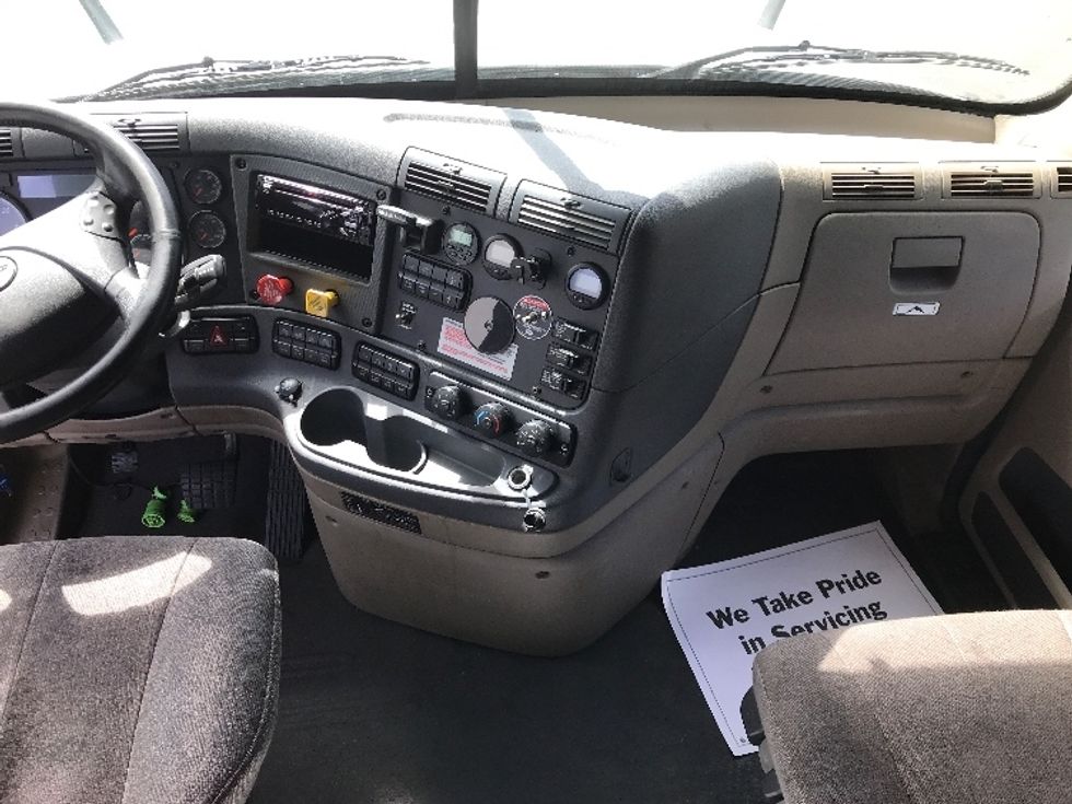 Sleeper Tractor-Heavy Duty Tractors-Freightliner-2020-Cascadia 12564ST-Ladson-SC-453,698\n\t\tmiles-$ 57,500 - Image 12