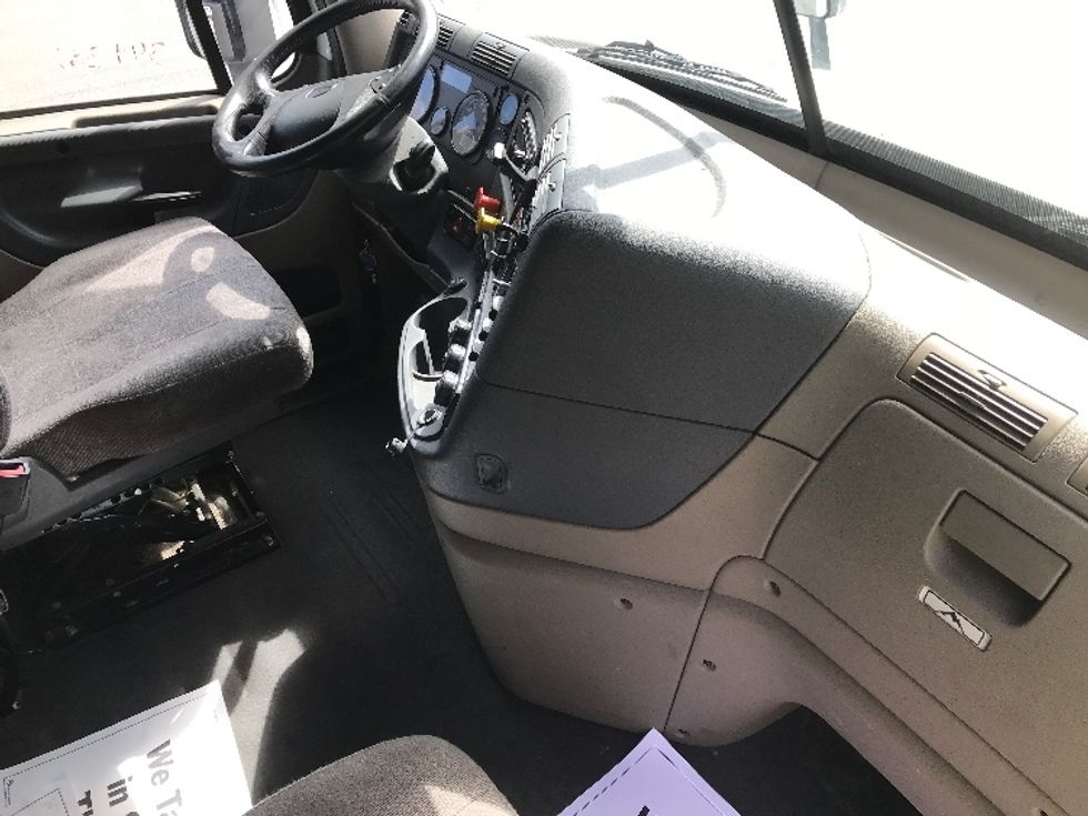 Sleeper Tractor-Heavy Duty Tractors-Freightliner-2020-Cascadia 12564ST-Ladson-SC-453,698\n\t\tmiles-$ 57,500 - Image 15