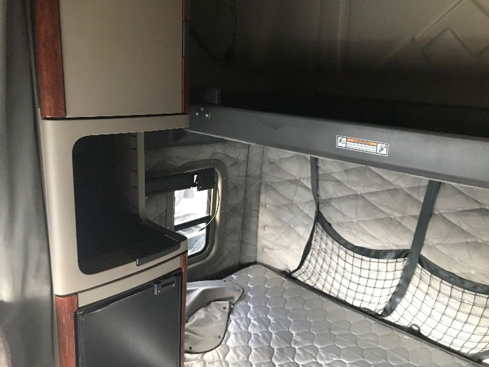 Sleeper Tractor-Heavy Duty Tractors-Freightliner-2020-Cascadia 12564ST-Ladson-SC-453,698\n\t\tmiles-$ 57,500 - Image 19