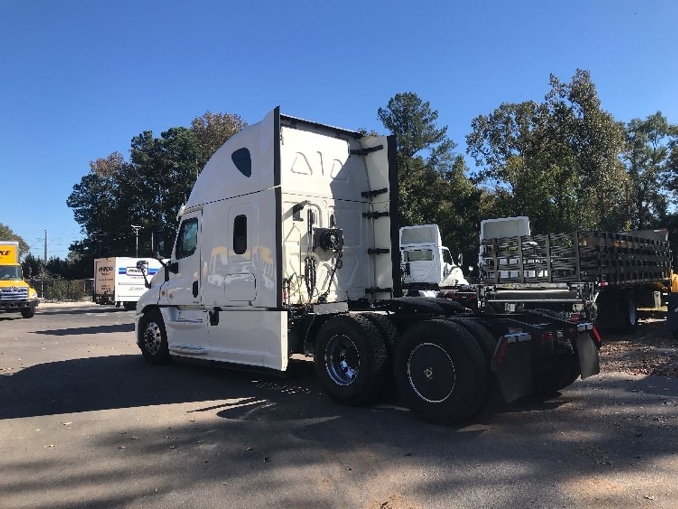 Sleeper Tractor-Heavy Duty Tractors-Freightliner-2020-Cascadia 12564ST-Ladson-SC-453,698\n\t\tmiles-$ 57,500 - Image 5