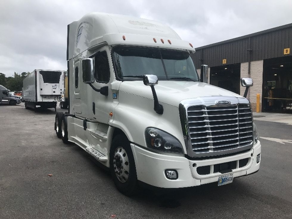 Sleeper Tractor-Heavy Duty Tractors-Freightliner-2020-Cascadia 12564ST-Ladson-SC-458,789\n\t\tmiles-$ 62,500 - Image 1