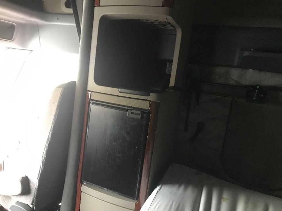 Sleeper Tractor-Heavy Duty Tractors-Freightliner-2020-Cascadia 12564ST-Ladson-SC-458,789\n\t\tmiles-$ 62,500 - Image 16