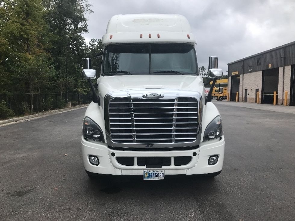 Sleeper Tractor-Heavy Duty Tractors-Freightliner-2020-Cascadia 12564ST-Ladson-SC-458,789\n\t\tmiles-$ 62,500 - Image 2