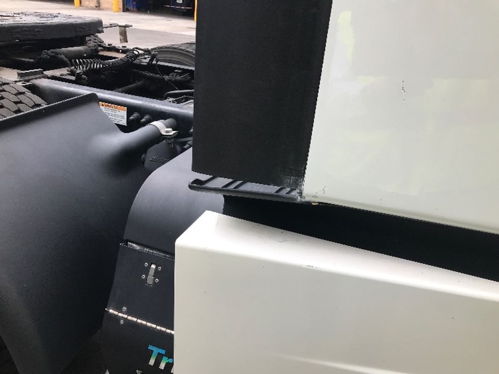 Sleeper Tractor-Heavy Duty Tractors-Freightliner-2020-Cascadia 12564ST-Ladson-SC-458,789\n\t\tmiles-$ 62,500 - Image 23