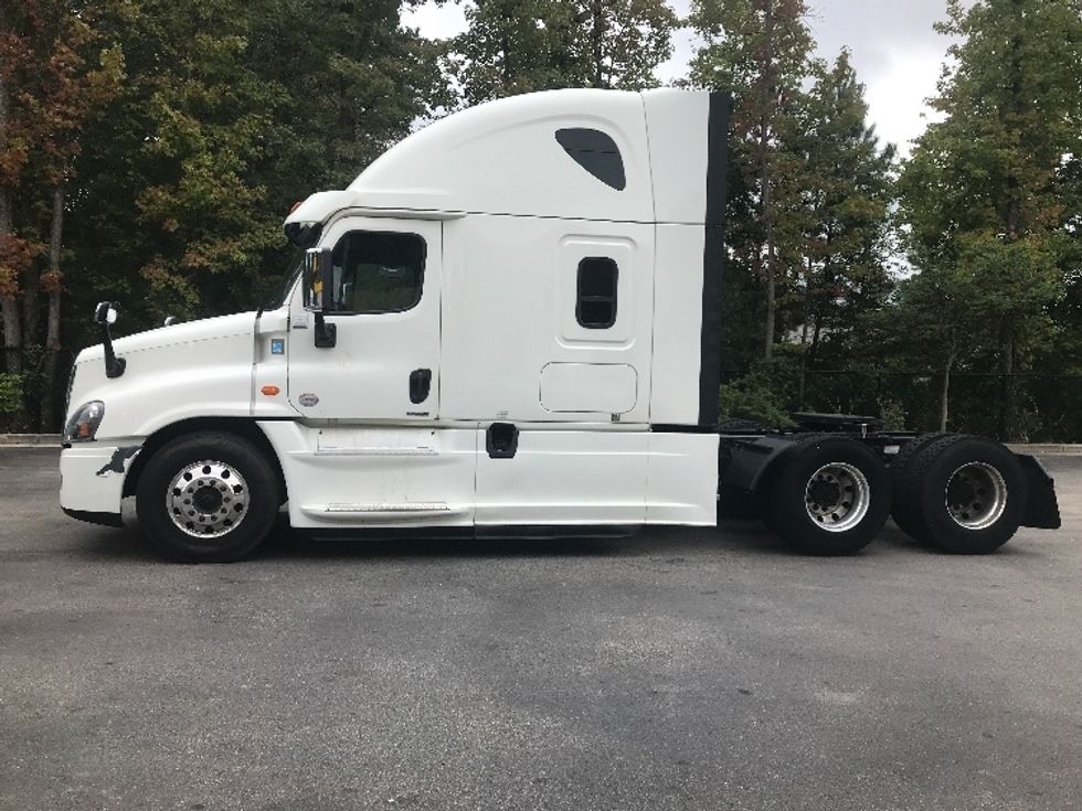 Sleeper Tractor-Heavy Duty Tractors-Freightliner-2020-Cascadia 12564ST-Ladson-SC-458,789\n\t\tmiles-$ 62,500 - Image 4