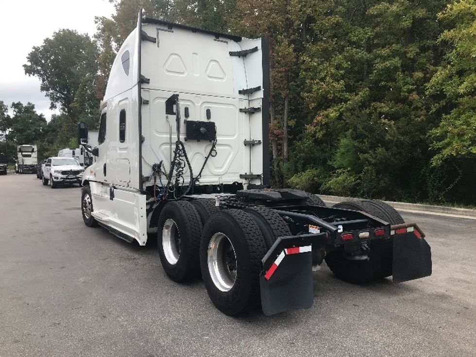 Sleeper Tractor-Heavy Duty Tractors-Freightliner-2020-Cascadia 12564ST-Ladson-SC-458,789\n\t\tmiles-$ 62,500 - Image 5