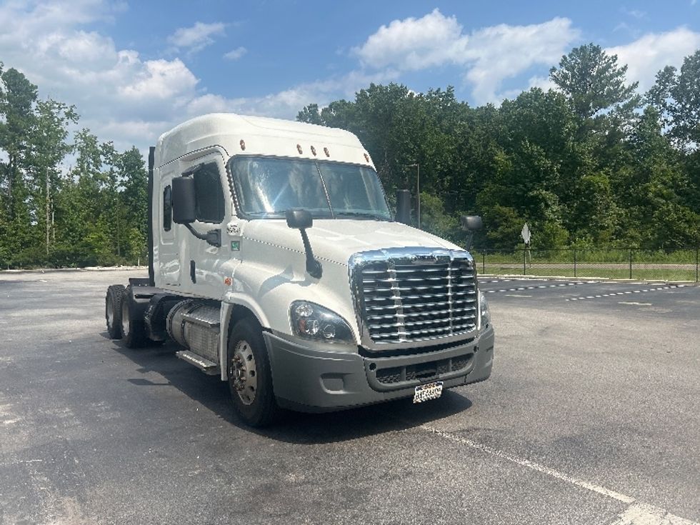 Sleeper Tractor-Heavy Duty Tractors-Freightliner-2020-Cascadia 12564ST-Ladson-SC-481,250\n\t\tmiles-$ 55,250 - Image 1