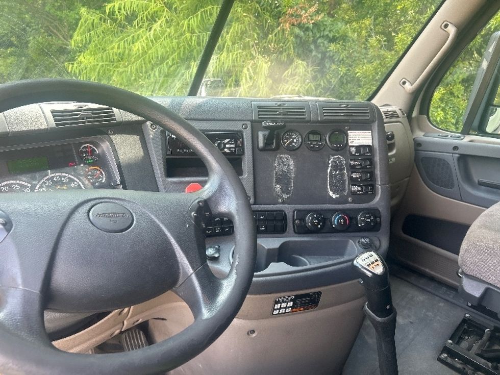 Sleeper Tractor-Heavy Duty Tractors-Freightliner-2020-Cascadia 12564ST-Ladson-SC-481,250\n\t\tmiles-$ 55,250 - Image 10
