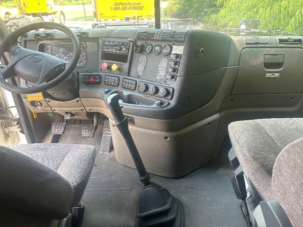 Sleeper Tractor-Heavy Duty Tractors-Freightliner-2020-Cascadia 12564ST-Ladson-SC-481,250\n\t\tmiles-$ 55,250 - Image 12