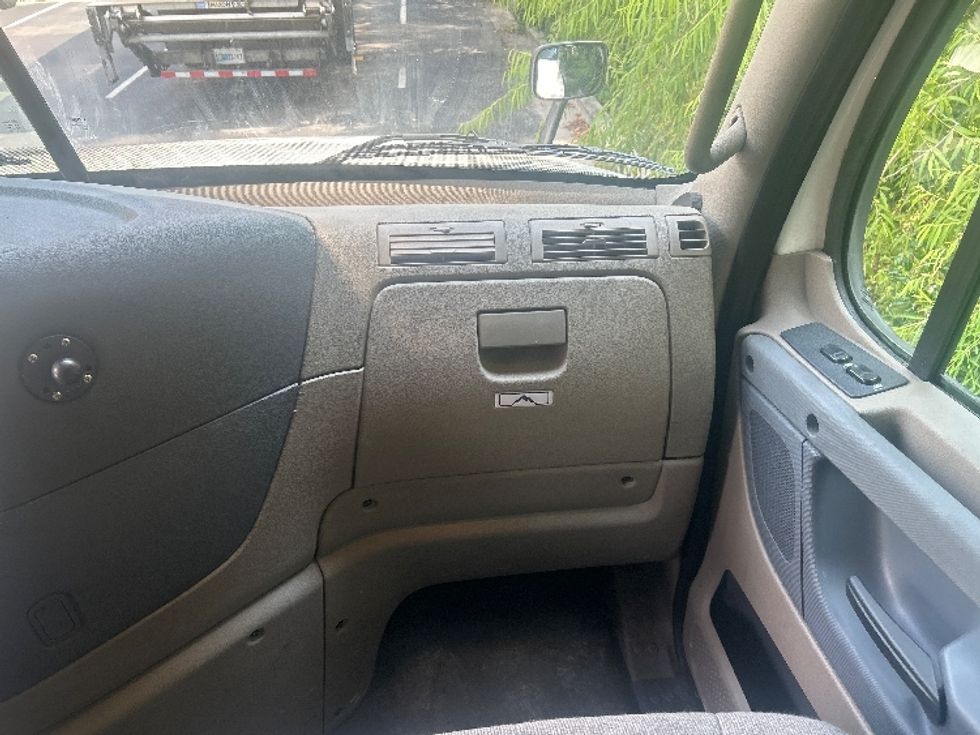 Sleeper Tractor-Heavy Duty Tractors-Freightliner-2020-Cascadia 12564ST-Ladson-SC-481,250\n\t\tmiles-$ 55,250 - Image 14
