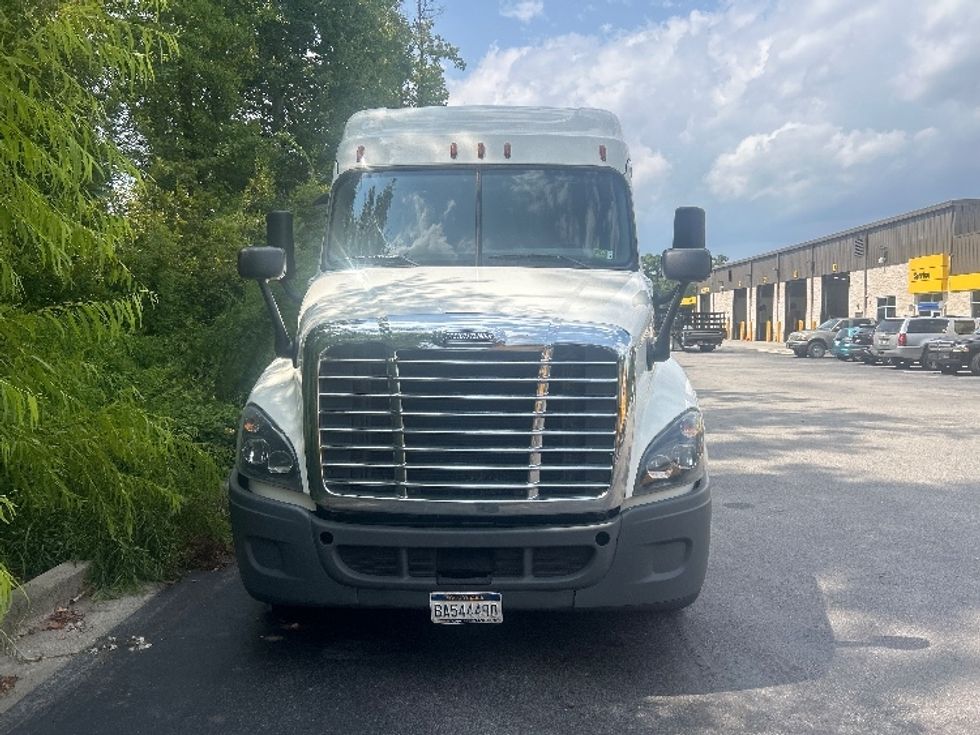 Sleeper Tractor-Heavy Duty Tractors-Freightliner-2020-Cascadia 12564ST-Ladson-SC-481,250\n\t\tmiles-$ 55,250 - Image 2