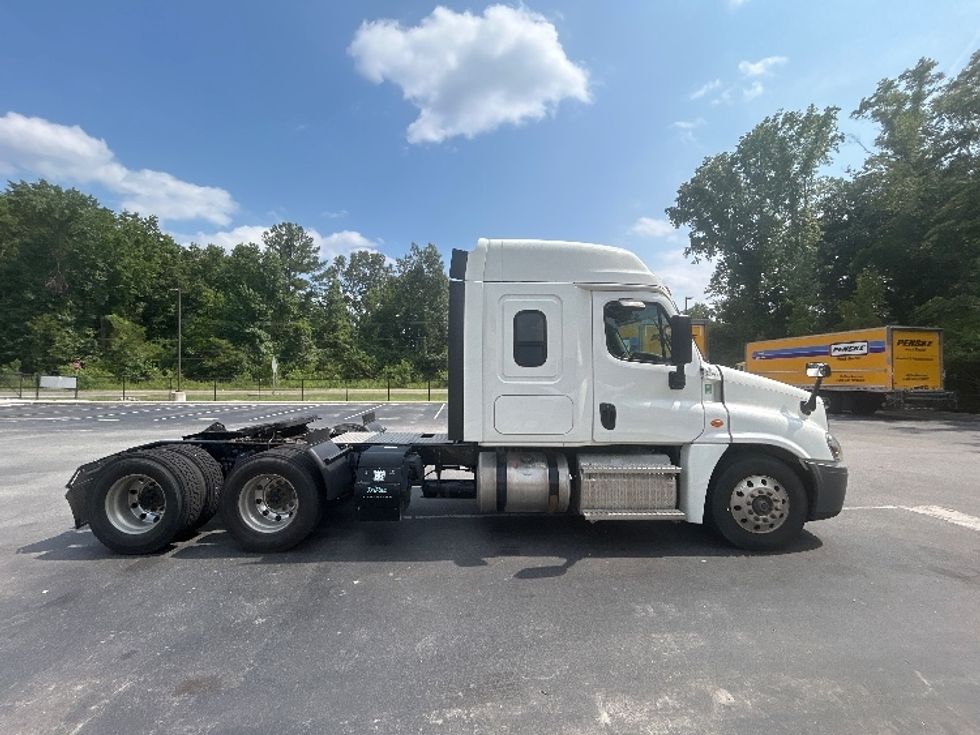 Sleeper Tractor-Heavy Duty Tractors-Freightliner-2020-Cascadia 12564ST-Ladson-SC-481,250\n\t\tmiles-$ 55,250 - Image 8