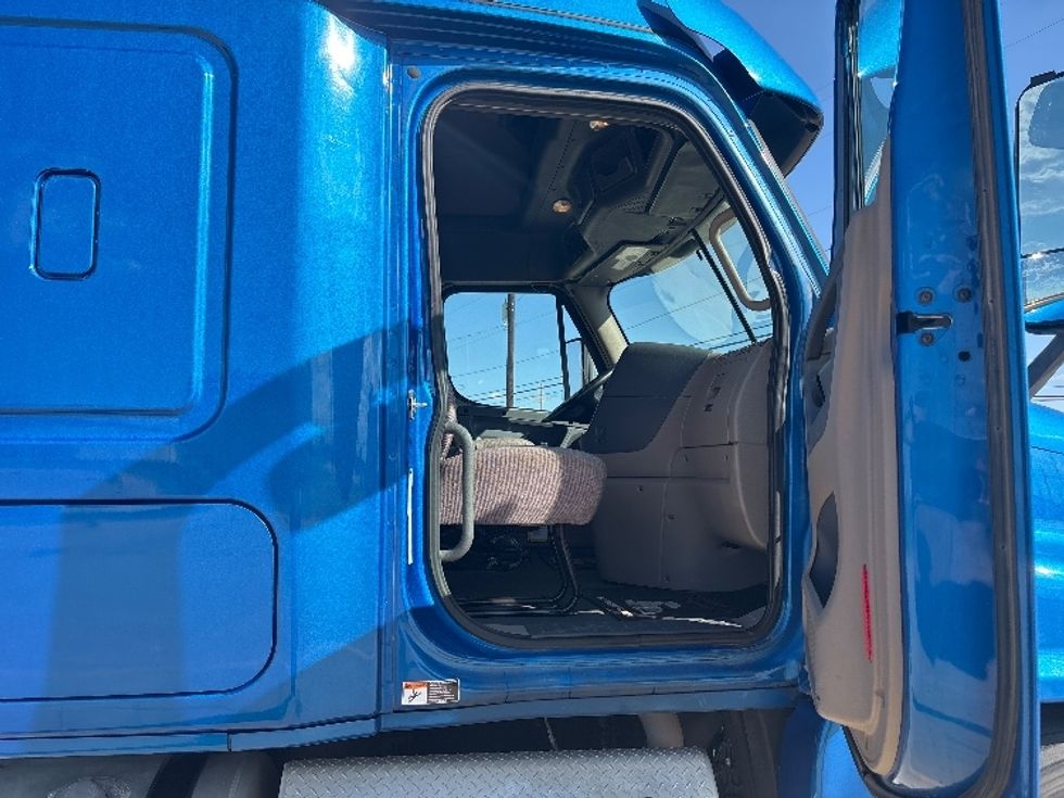 Sleeper Tractor-Heavy Duty Tractors-Freightliner-2020-Cascadia 12564ST-Lubbock-TX-507,495\n\t\tmiles-$ 58,250 - Image 13