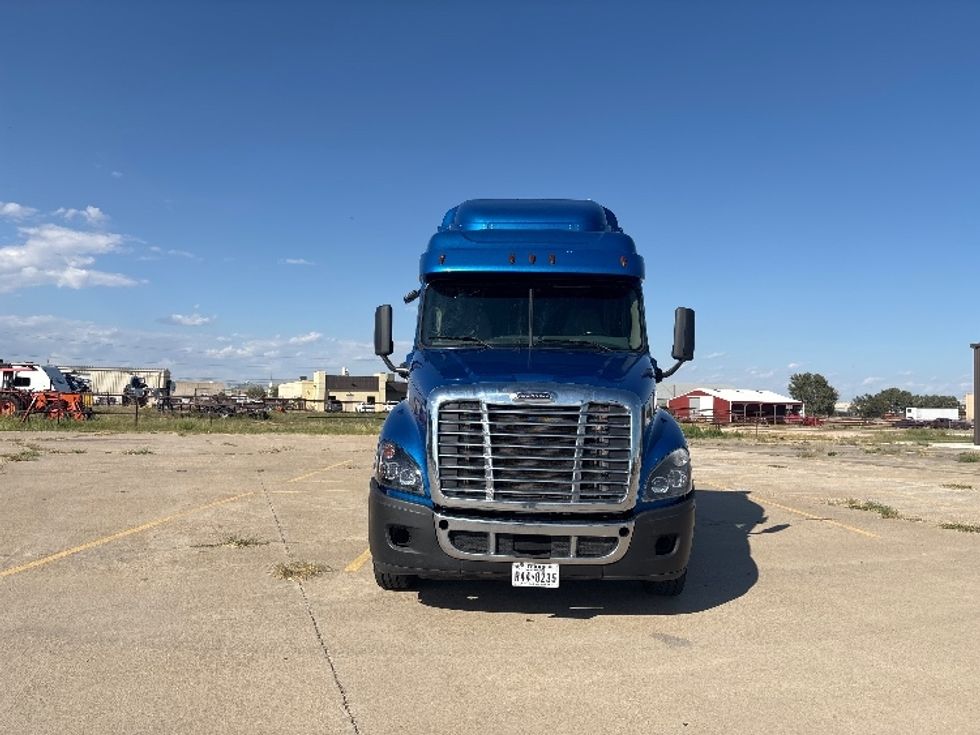 Sleeper Tractor-Heavy Duty Tractors-Freightliner-2020-Cascadia 12564ST-Lubbock-TX-507,495\n\t\tmiles-$ 58,250 - Image 2