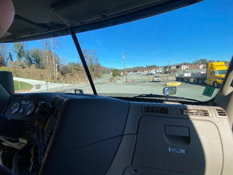 Sleeper Tractor-Heavy Duty Tractors-Freightliner-2020-Cascadia 12564ST-Martinsville-VA-619,704\n\t\tmiles-$ 41,750 - Image 14