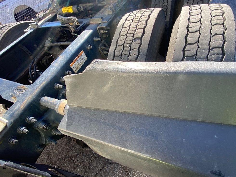 Sleeper Tractor-Heavy Duty Tractors-Freightliner-2020-Cascadia 12564ST-Martinsville-VA-619,704\n\t\tmiles-$ 41,750 - Image 23