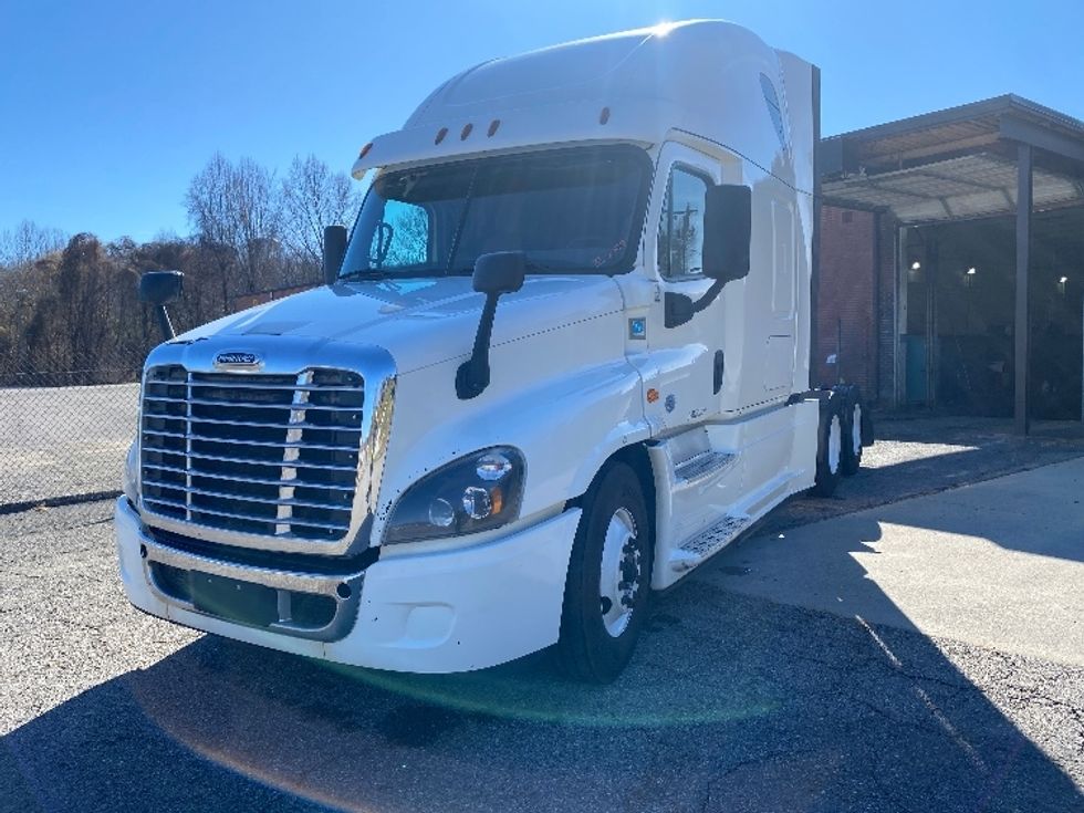 Sleeper Tractor-Heavy Duty Tractors-Freightliner-2020-Cascadia 12564ST-Martinsville-VA-619,704\n\t\tmiles-$ 41,750 - Image 3