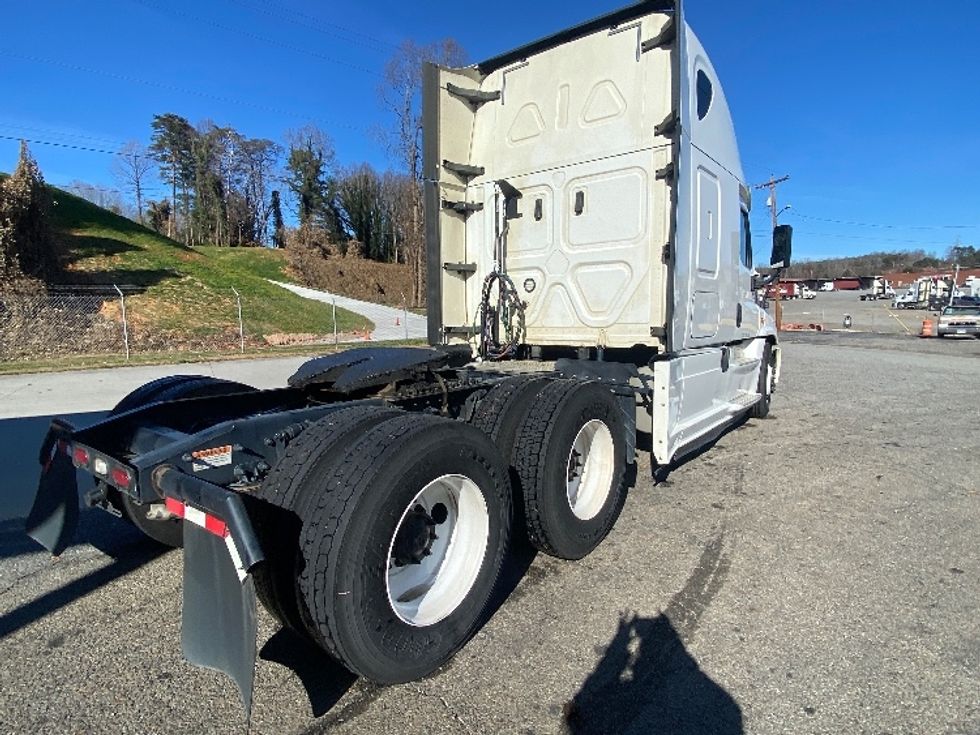 Sleeper Tractor-Heavy Duty Tractors-Freightliner-2020-Cascadia 12564ST-Martinsville-VA-619,704\n\t\tmiles-$ 41,750 - Image 7