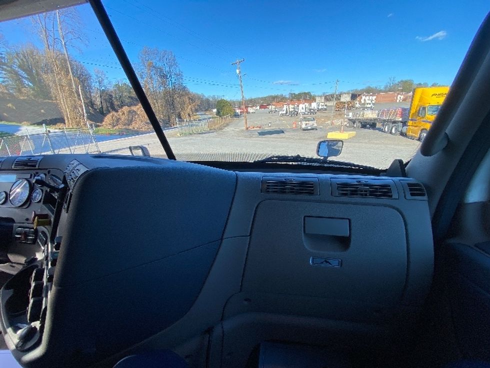 Sleeper Tractor-Heavy Duty Tractors-Freightliner-2020-Cascadia 12564ST-Martinsville-VA-632,215\n\t\tmiles-$ 42,500 - Image 14