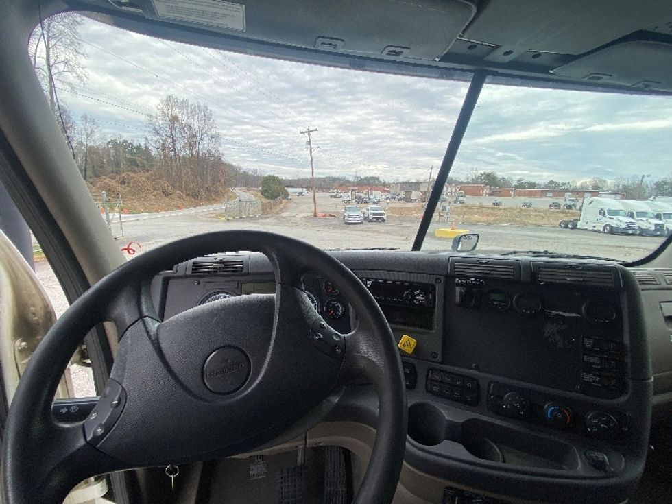 Sleeper Tractor-Heavy Duty Tractors-Freightliner-2020-Cascadia 12564ST-Martinsville-VA-661,206\n\t\tmiles-$ 38,250 - Image 11