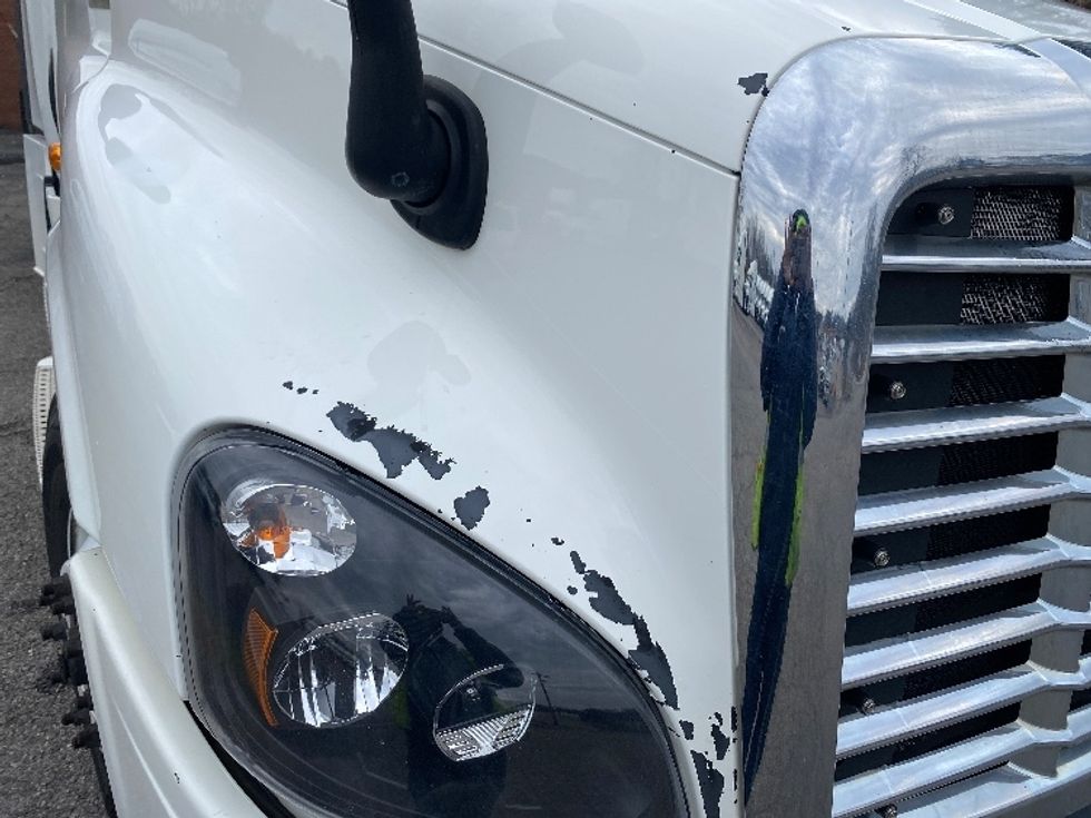 Sleeper Tractor-Heavy Duty Tractors-Freightliner-2020-Cascadia 12564ST-Martinsville-VA-661,206\n\t\tmiles-$ 38,250 - Image 22