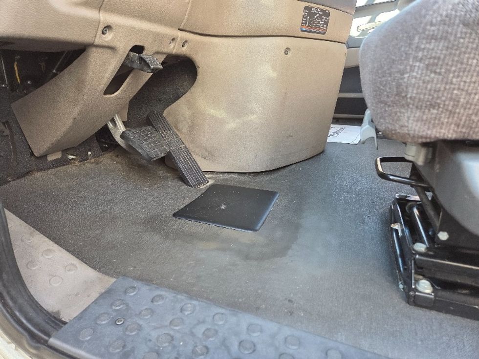 Sleeper Tractor-Heavy Duty Tractors-Freightliner-2020-Cascadia 12564ST-Martinsville-VA-661,206\n\t\tmiles-$ 38,250 - Image 24