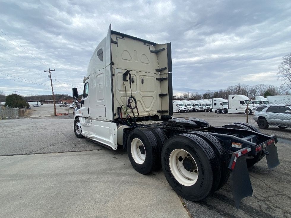 Sleeper Tractor-Heavy Duty Tractors-Freightliner-2020-Cascadia 12564ST-Martinsville-VA-661,206\n\t\tmiles-$ 38,250 - Image 5