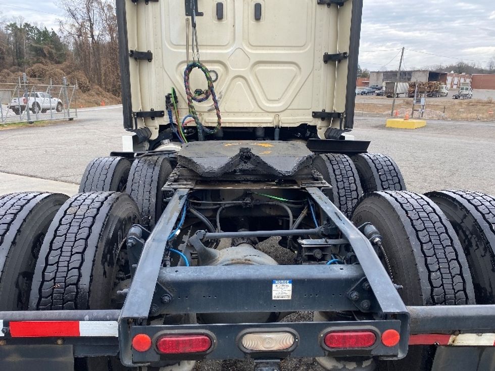 Sleeper Tractor-Heavy Duty Tractors-Freightliner-2020-Cascadia 12564ST-Martinsville-VA-661,206\n\t\tmiles-$ 38,250 - Image 6