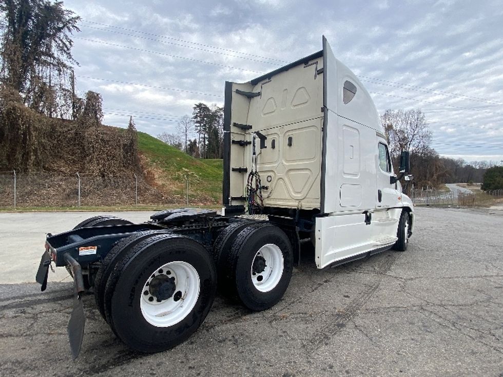 Sleeper Tractor-Heavy Duty Tractors-Freightliner-2020-Cascadia 12564ST-Martinsville-VA-661,206\n\t\tmiles-$ 38,250 - Image 7