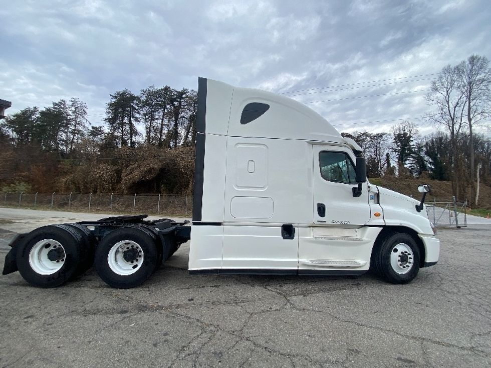 Sleeper Tractor-Heavy Duty Tractors-Freightliner-2020-Cascadia 12564ST-Martinsville-VA-661,206\n\t\tmiles-$ 38,250 - Image 8