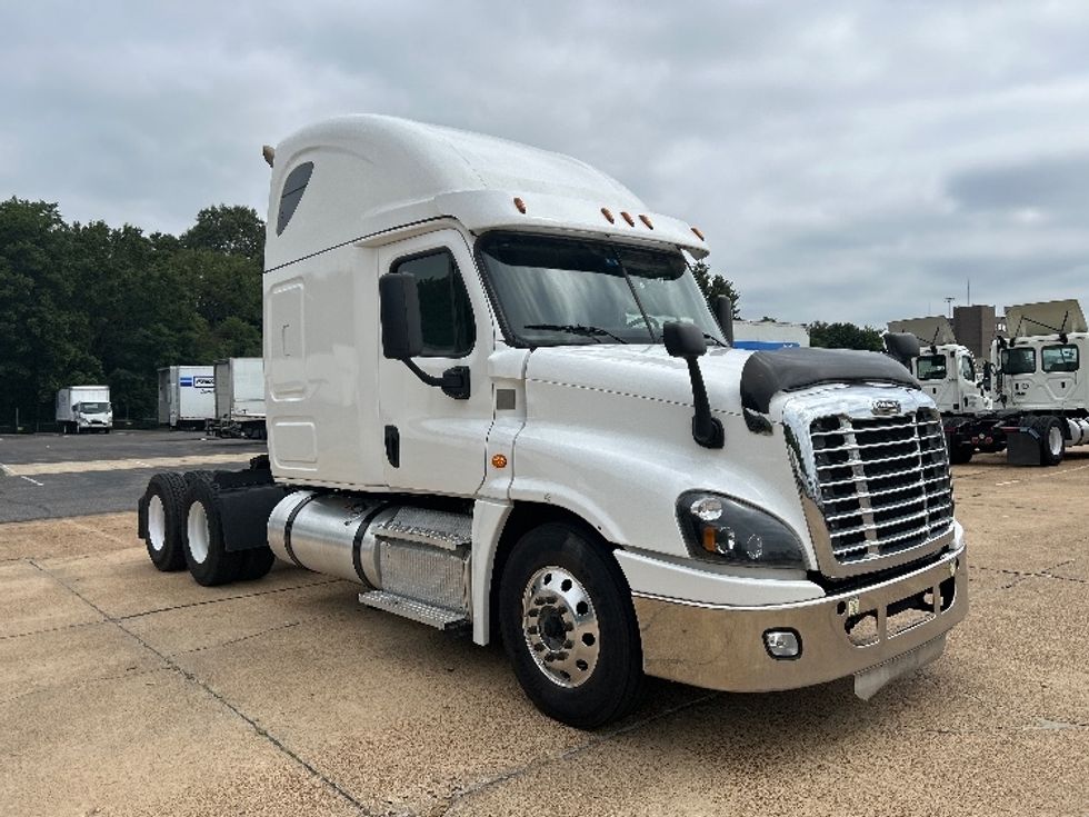 Sleeper Tractor-Heavy Duty Tractors-Freightliner-2020-Cascadia 12564ST-Memphis-TN-693,028\n\t\tmiles-$ 40,500 - Image 1
