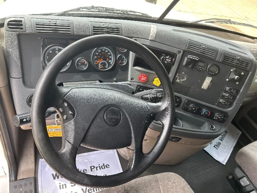 Sleeper Tractor-Heavy Duty Tractors-Freightliner-2020-Cascadia 12564ST-Memphis-TN-693,028\n\t\tmiles-$ 40,500 - Image 11