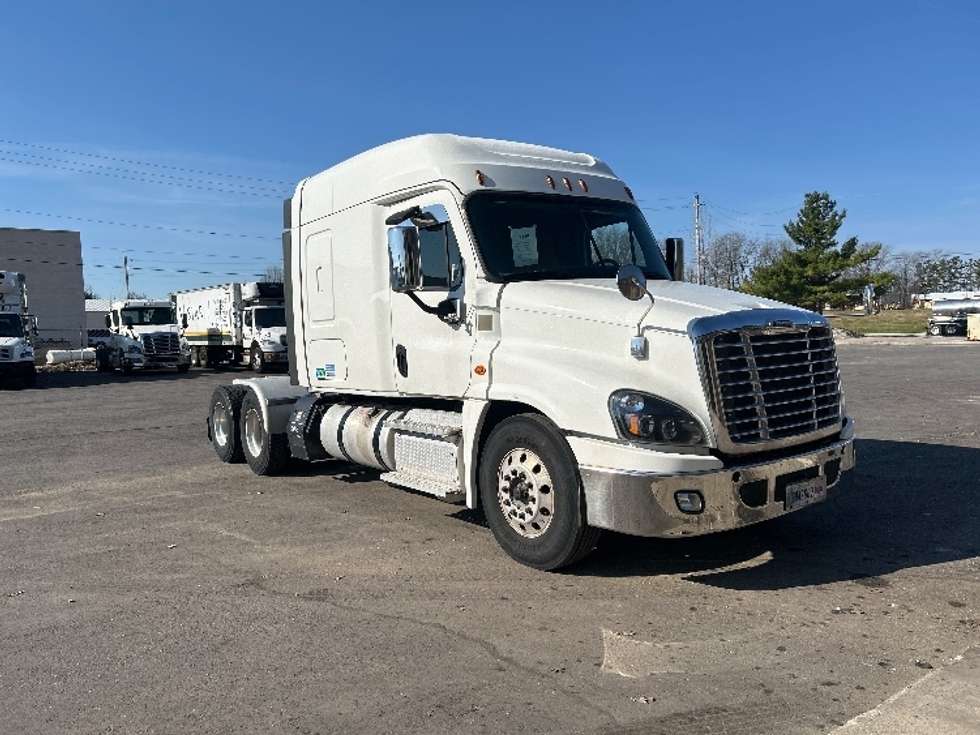 Sleeper Tractor-Heavy Duty Tractors-Freightliner-2020-Cascadia 12564ST-Middlefield-OH-371,360
miles-$ 57,250