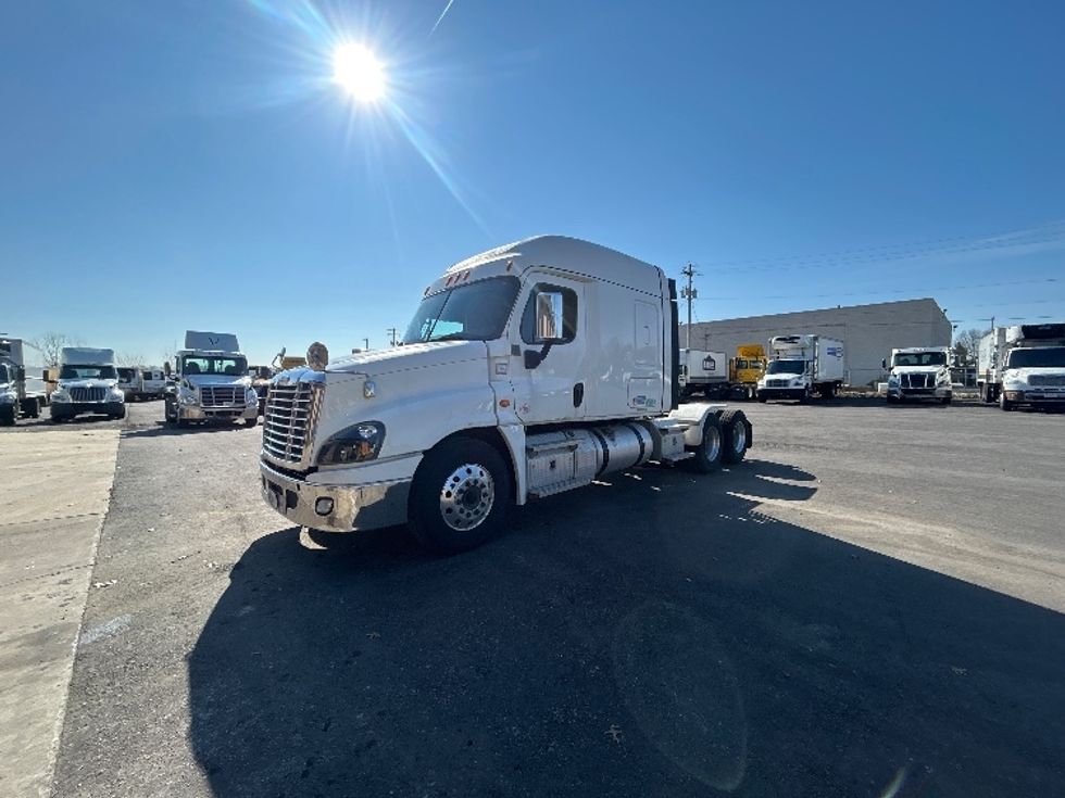Sleeper Tractor-Heavy Duty Tractors-Freightliner-2020-Cascadia 12564ST-Middlefield-OH-371,360\n\t\tmiles-$ 57,250 - Image 3