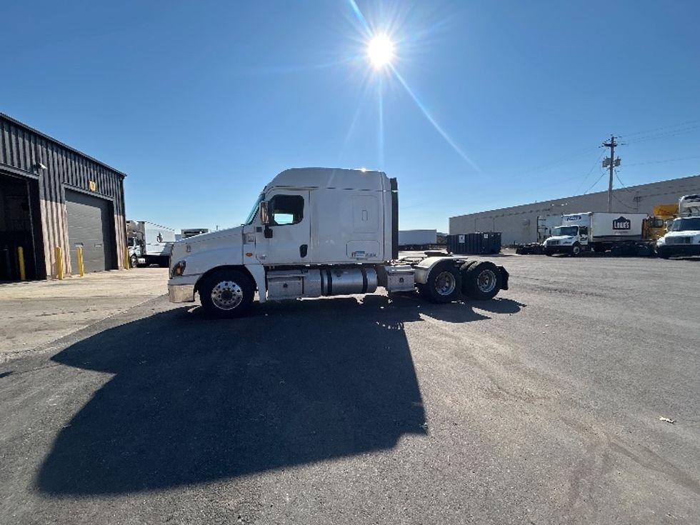 Sleeper Tractor-Heavy Duty Tractors-Freightliner-2020-Cascadia 12564ST-Middlefield-OH-371,360\n\t\tmiles-$ 57,250 - Image 4