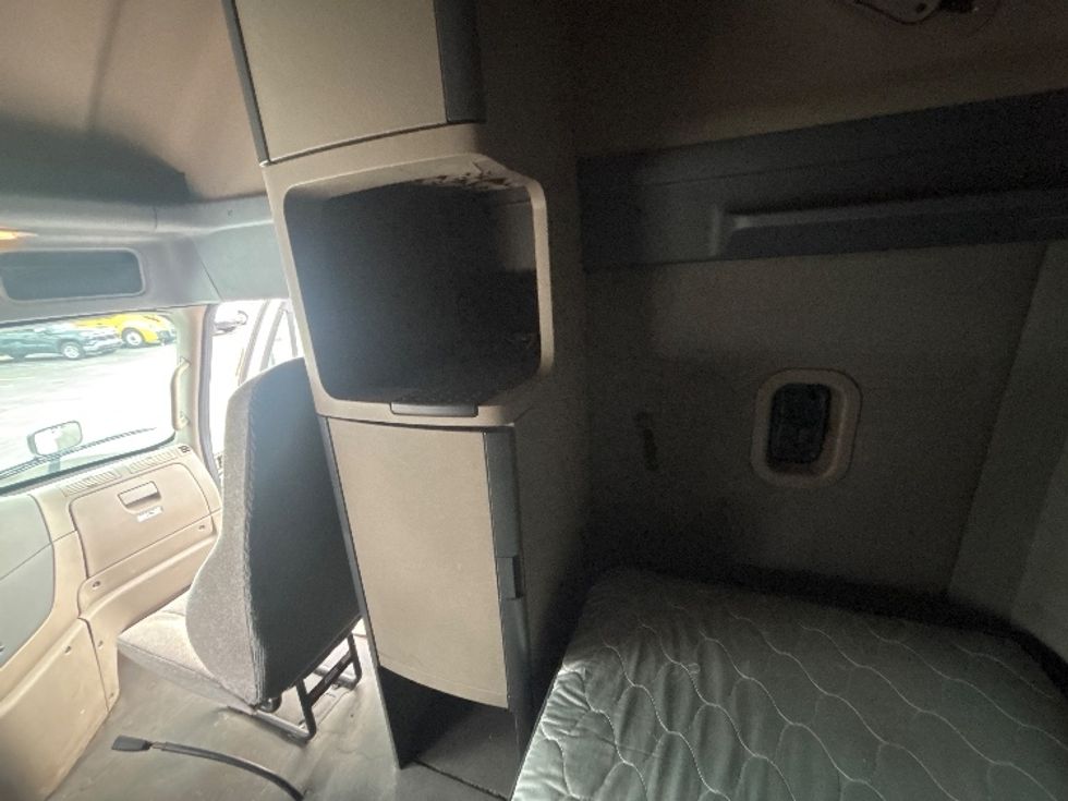 Sleeper Tractor-Heavy Duty Tractors-Freightliner-2020-Cascadia 12564ST-Middlefield-OH-378,377\n\t\tmiles-$ 51,250 - Image 18