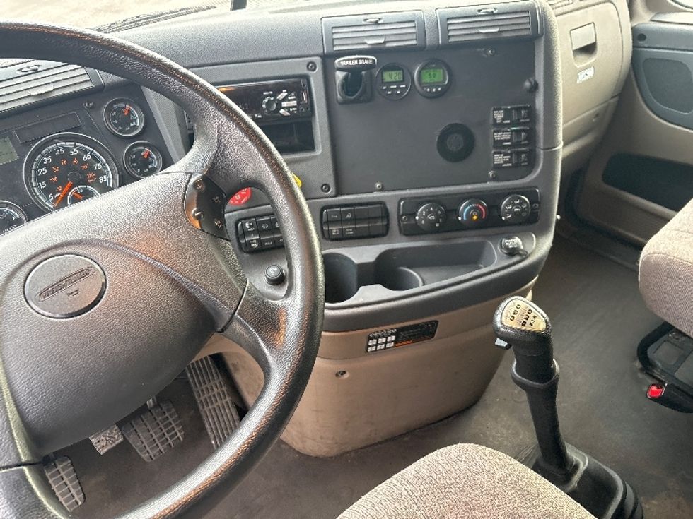 Sleeper Tractor-Heavy Duty Tractors-Freightliner-2020-Cascadia 12564ST-Middlefield-OH-378,377\n\t\tmiles-$ 51,250 - Image 21