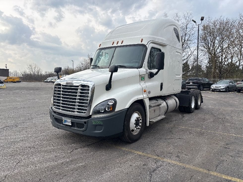 Sleeper Tractor-Heavy Duty Tractors-Freightliner-2020-Cascadia 12564ST-Middlefield-OH-378,377\n\t\tmiles-$ 51,250 - Image 3