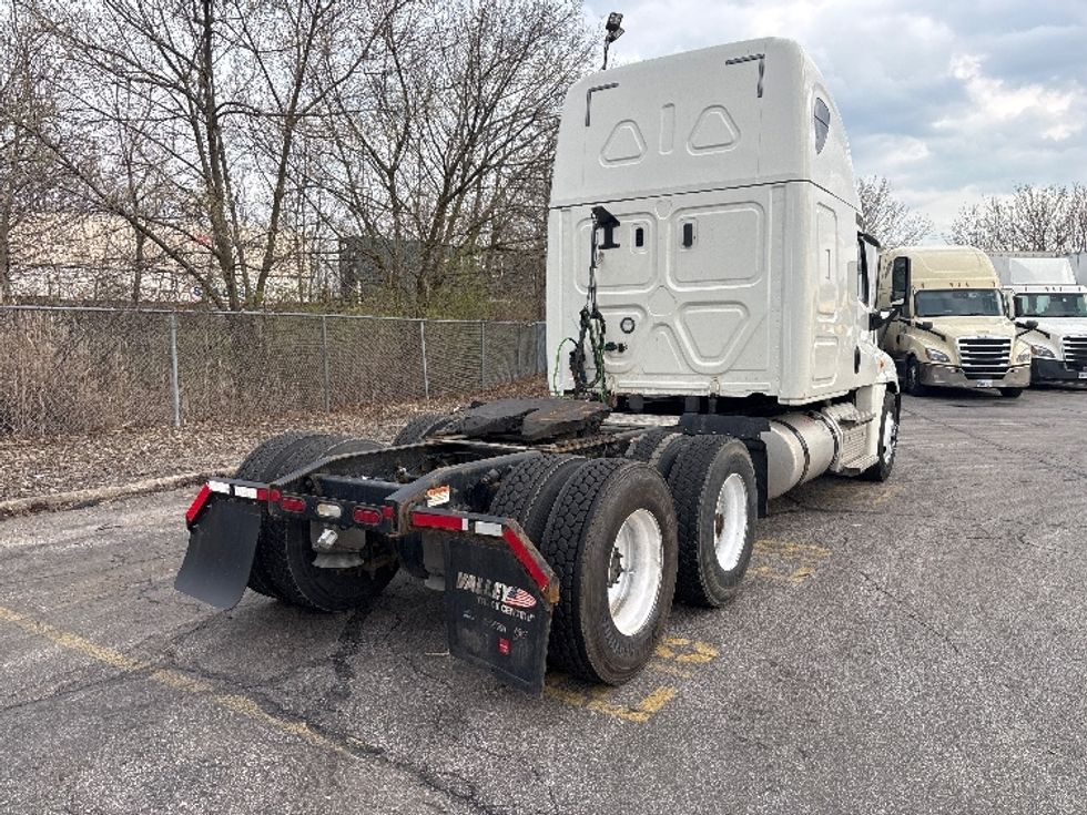 Sleeper Tractor-Heavy Duty Tractors-Freightliner-2020-Cascadia 12564ST-Middlefield-OH-378,377\n\t\tmiles-$ 51,250 - Image 7