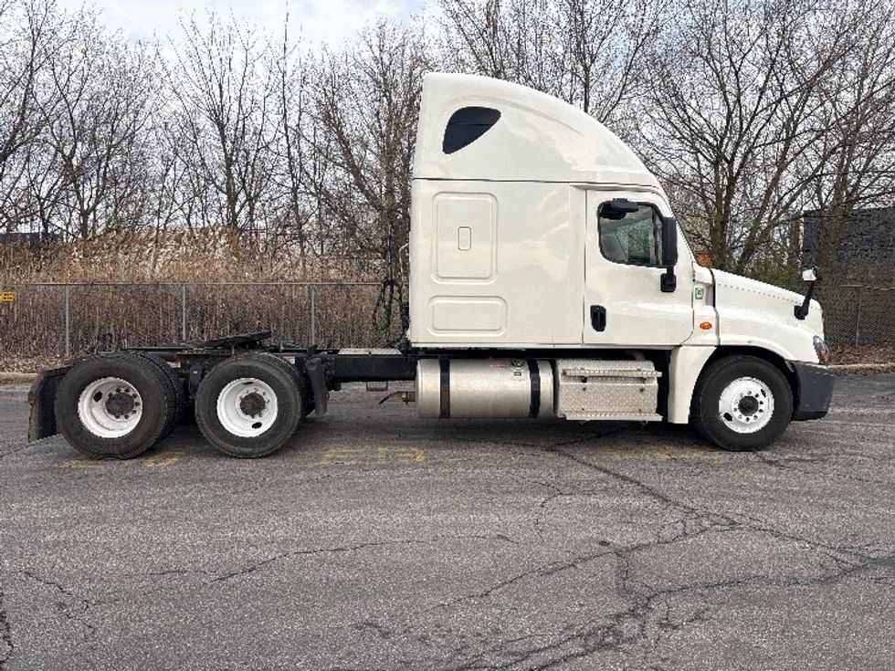 Sleeper Tractor-Heavy Duty Tractors-Freightliner-2020-Cascadia 12564ST-Middlefield-OH-378,377\n\t\tmiles-$ 51,250 - Image 8