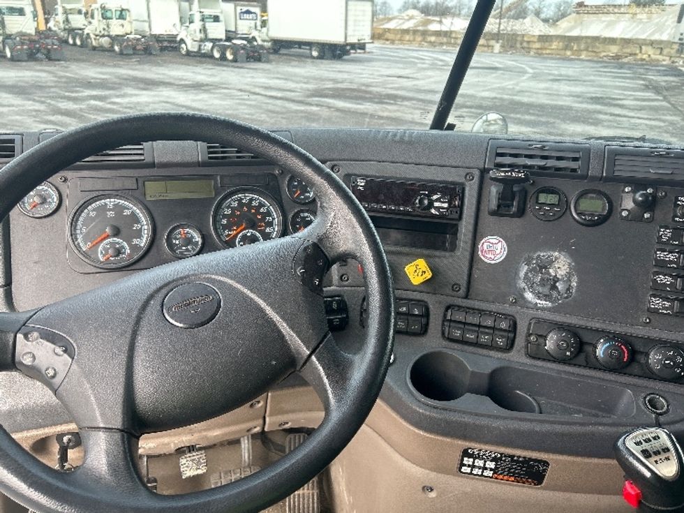 Sleeper Tractor-Heavy Duty Tractors-Freightliner-2020-Cascadia 12564ST-Middlefield-OH-456,955\n\t\tmiles-$ 54,750 - Image 11