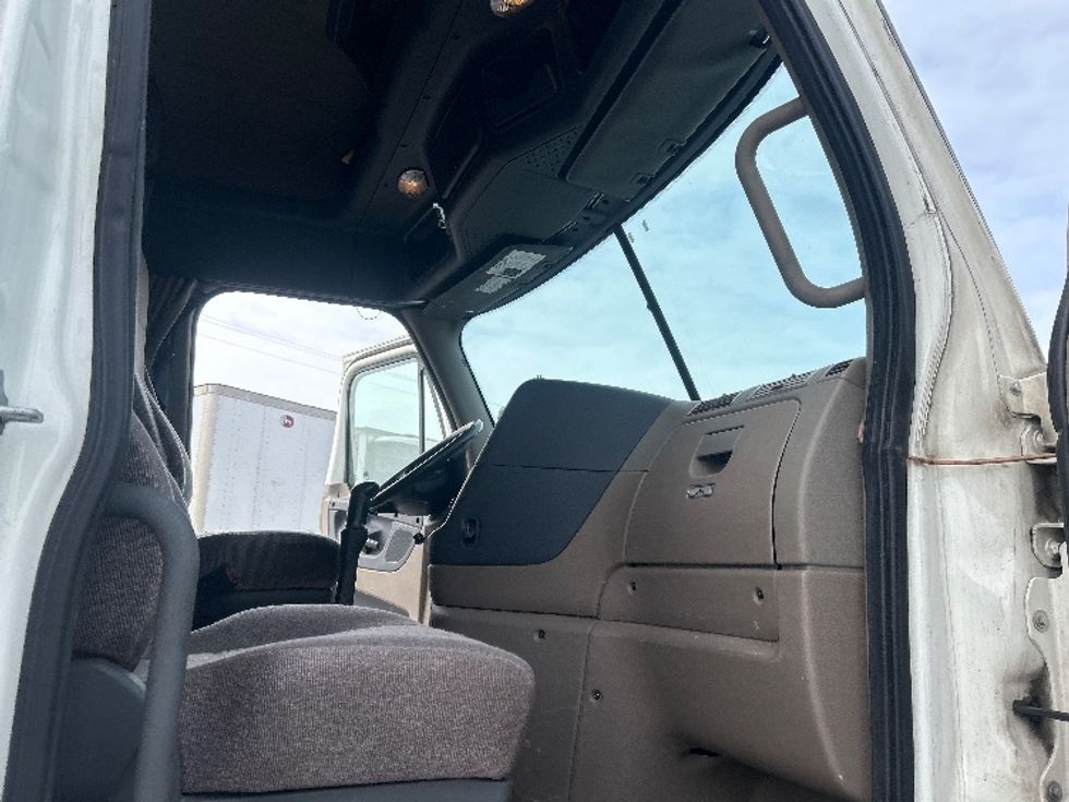 Sleeper Tractor-Heavy Duty Tractors-Freightliner-2020-Cascadia 12564ST-Middlefield-OH-456,955\n\t\tmiles-$ 54,750 - Image 13