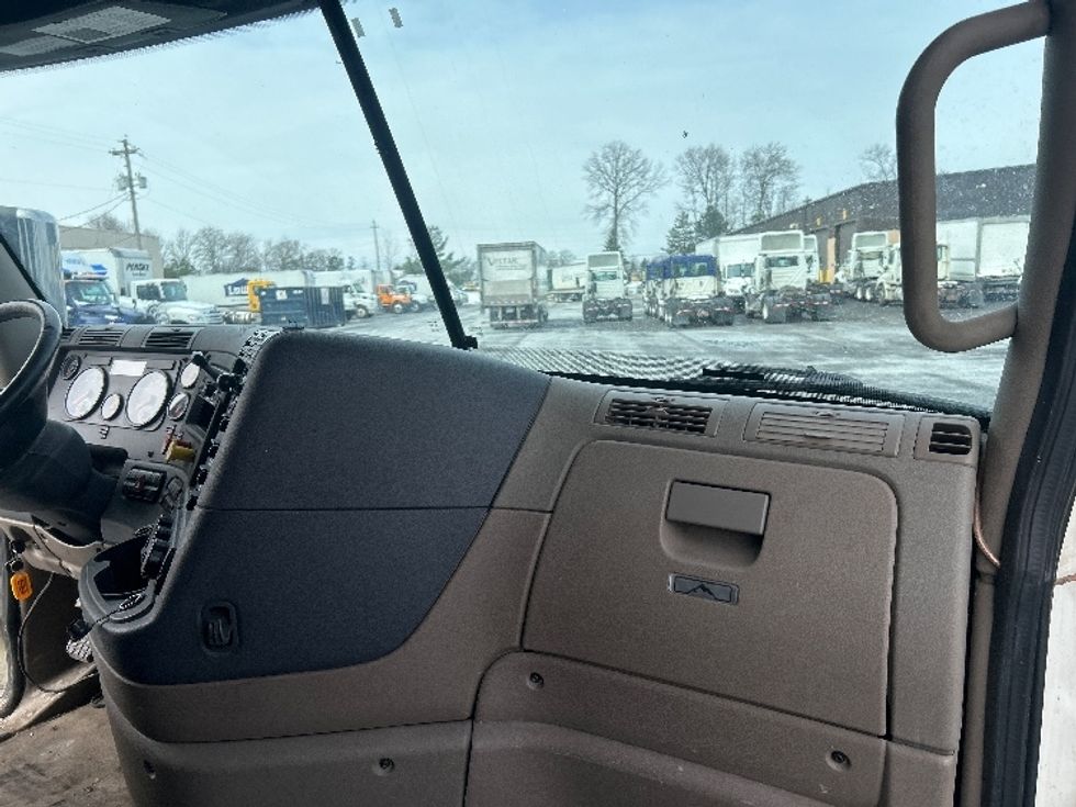 Sleeper Tractor-Heavy Duty Tractors-Freightliner-2020-Cascadia 12564ST-Middlefield-OH-456,955\n\t\tmiles-$ 54,750 - Image 14