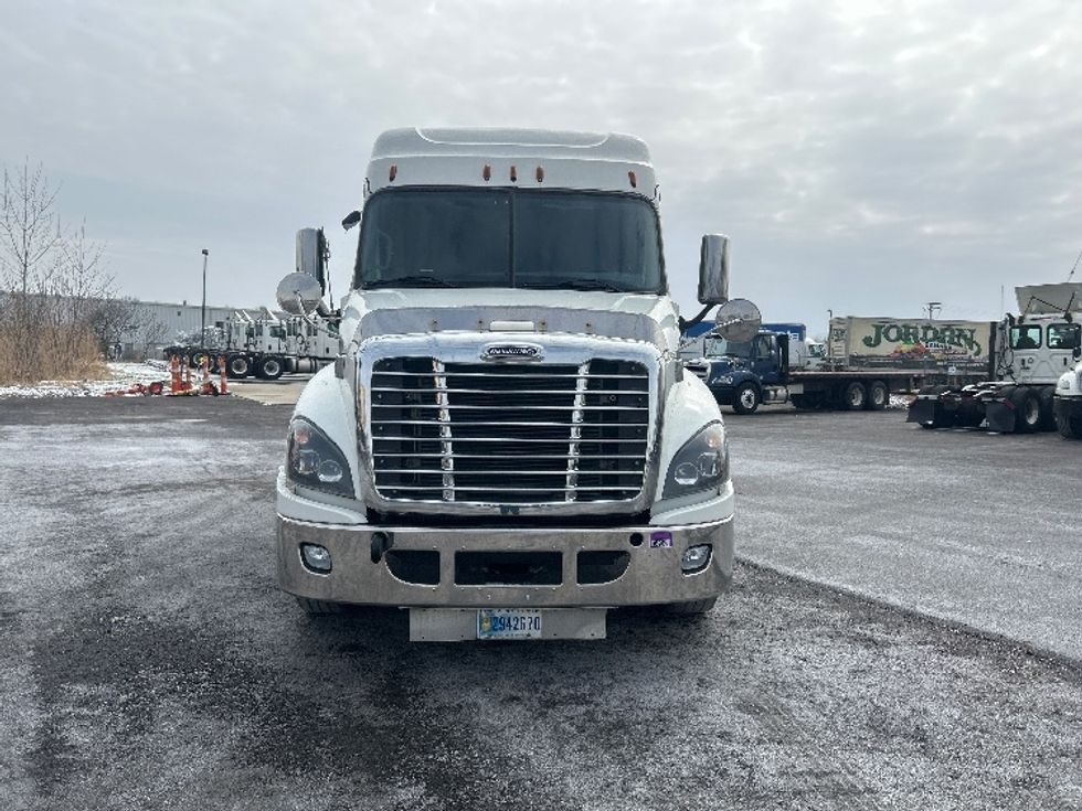 Sleeper Tractor-Heavy Duty Tractors-Freightliner-2020-Cascadia 12564ST-Middlefield-OH-456,955\n\t\tmiles-$ 54,750 - Image 2