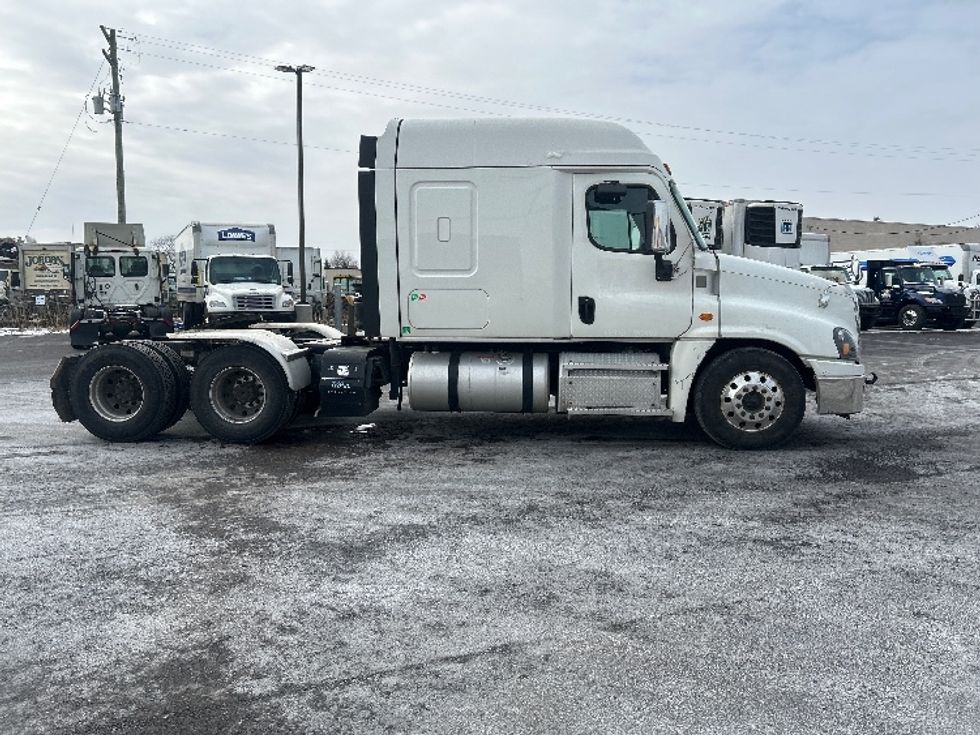 Sleeper Tractor-Heavy Duty Tractors-Freightliner-2020-Cascadia 12564ST-Middlefield-OH-456,955\n\t\tmiles-$ 54,750 - Image 8