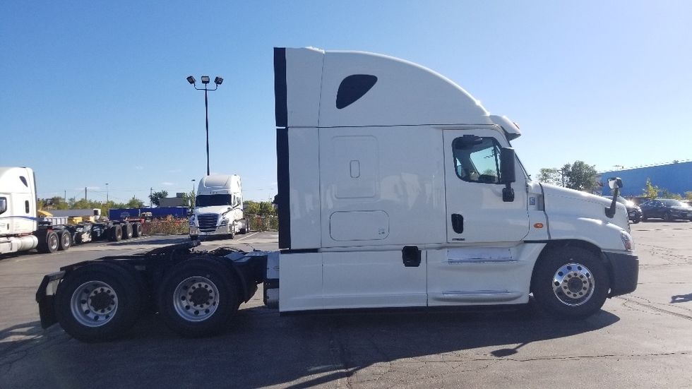 Sleeper Tractor-Heavy Duty Tractors-Freightliner-2020-Cascadia 12564ST-Mississauga-ON-825,839\n\t\tkm-$ 70,000 - Image 8